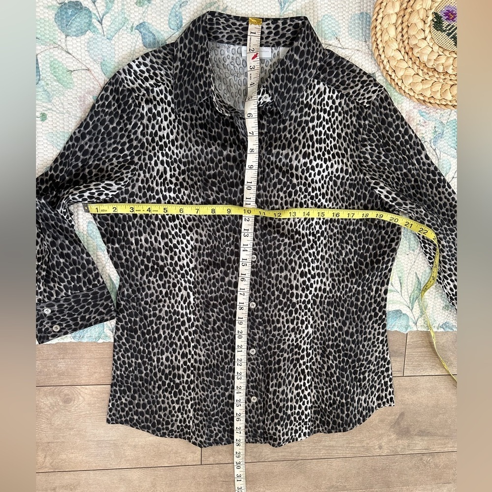 New York & Company Animal Print Button Down Dress Blouse Shirt Size Large, New - Picture 3 of 16